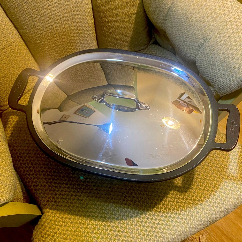 ALL-CLAD Cast Non-Stick  Dutch Oven‎ With Lid